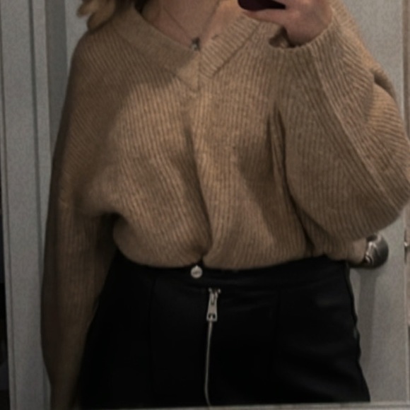 Leather Skirt - Picture 4 of 5